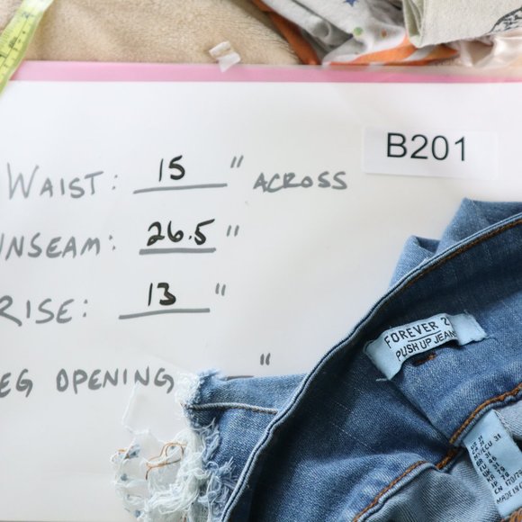 F21 Push-up Butt Shaping High Waist Stretchy Destroyed Jeans 31 XL - Picture 9 of 9